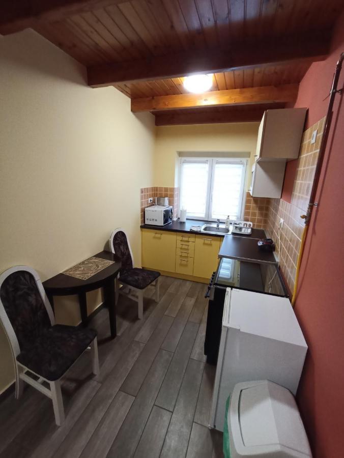 Borostyan Apartmanhaz Морахалом Экстерьер фото