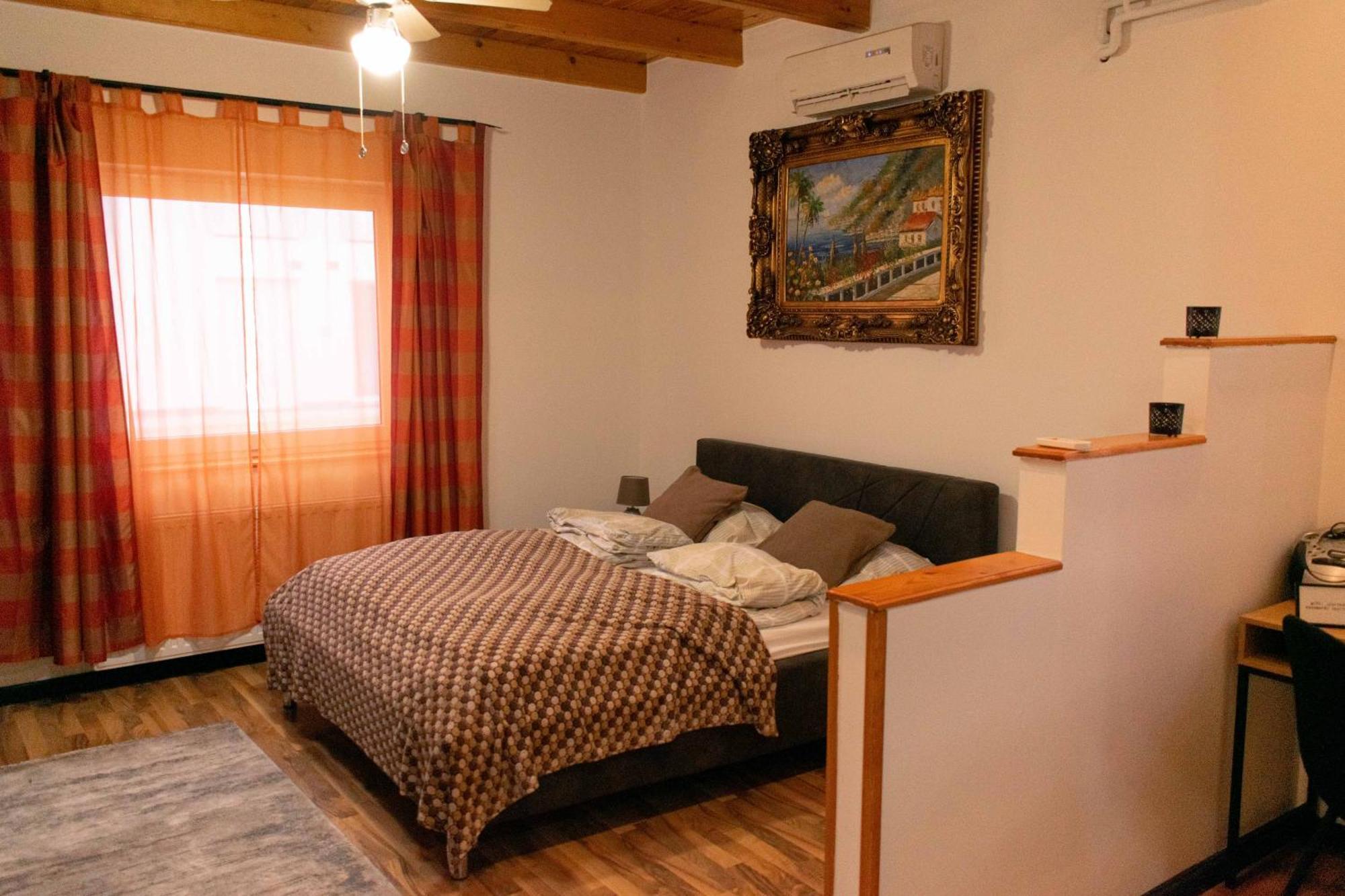 Borostyan Apartmanhaz Морахалом Экстерьер фото